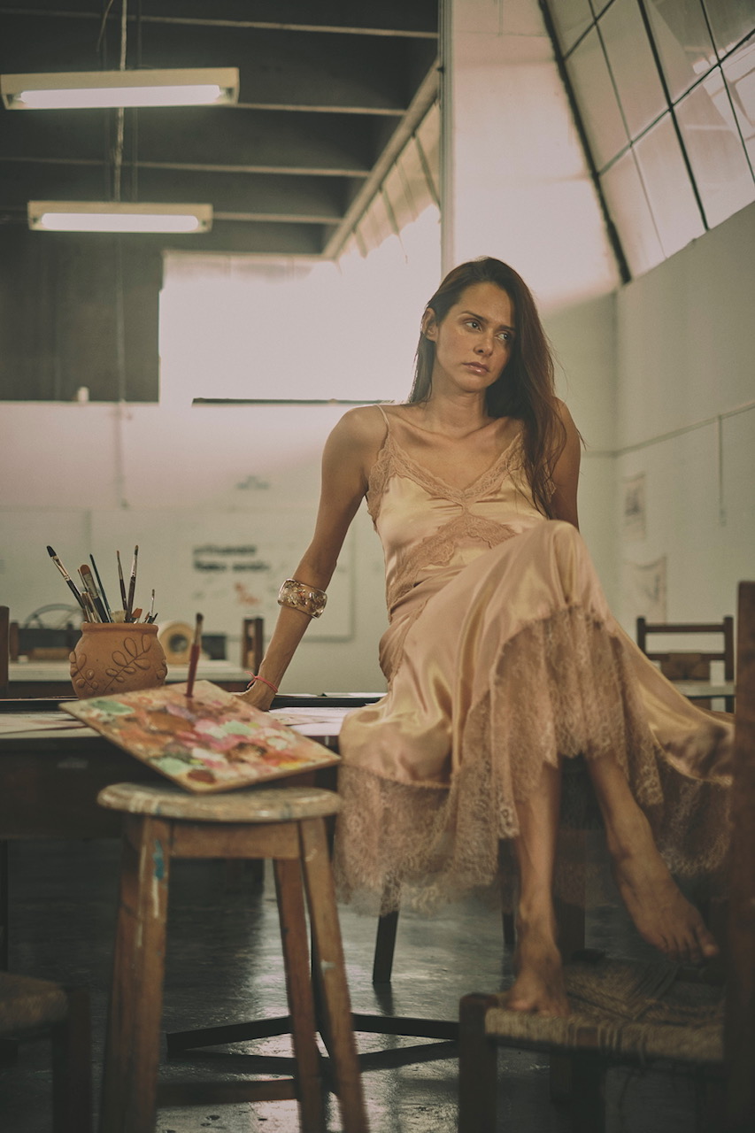 Ludmila Lobo in the studio